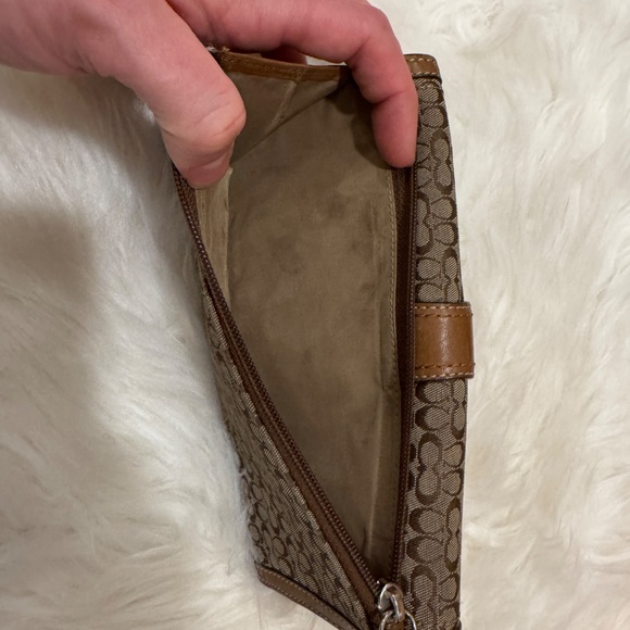 Coach Buckle Wallet - Picture 4 of 5